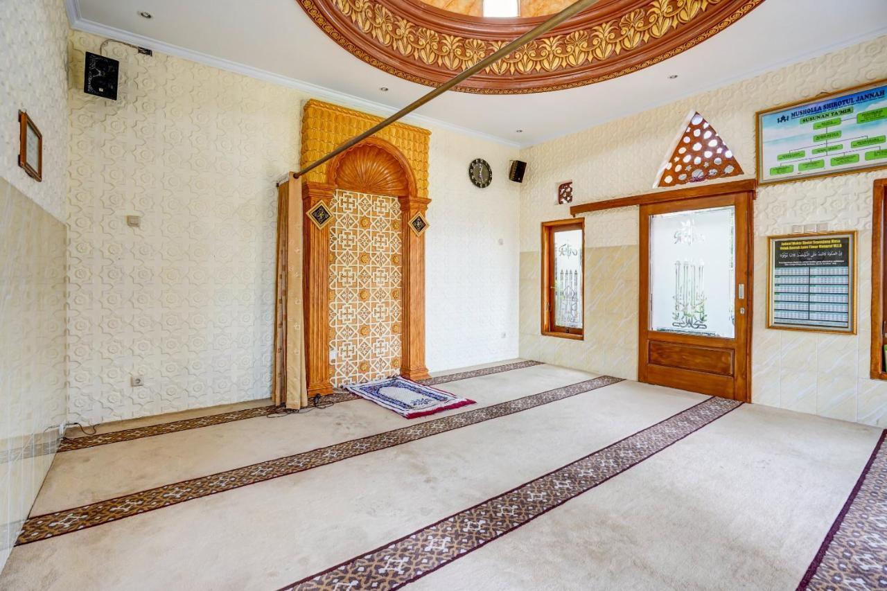 Super Oyo 90642 Lancar Homestay Syariah Tlekung Eksteriør bilde