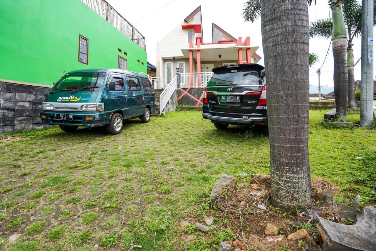 Super Oyo 90642 Lancar Homestay Syariah Tlekung Eksteriør bilde