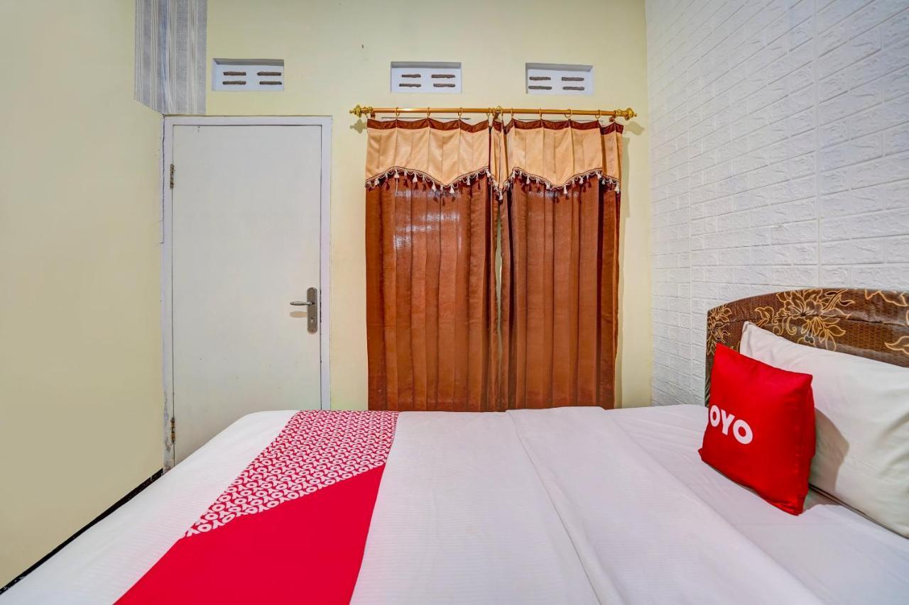 Super Oyo 90642 Lancar Homestay Syariah Tlekung Eksteriør bilde