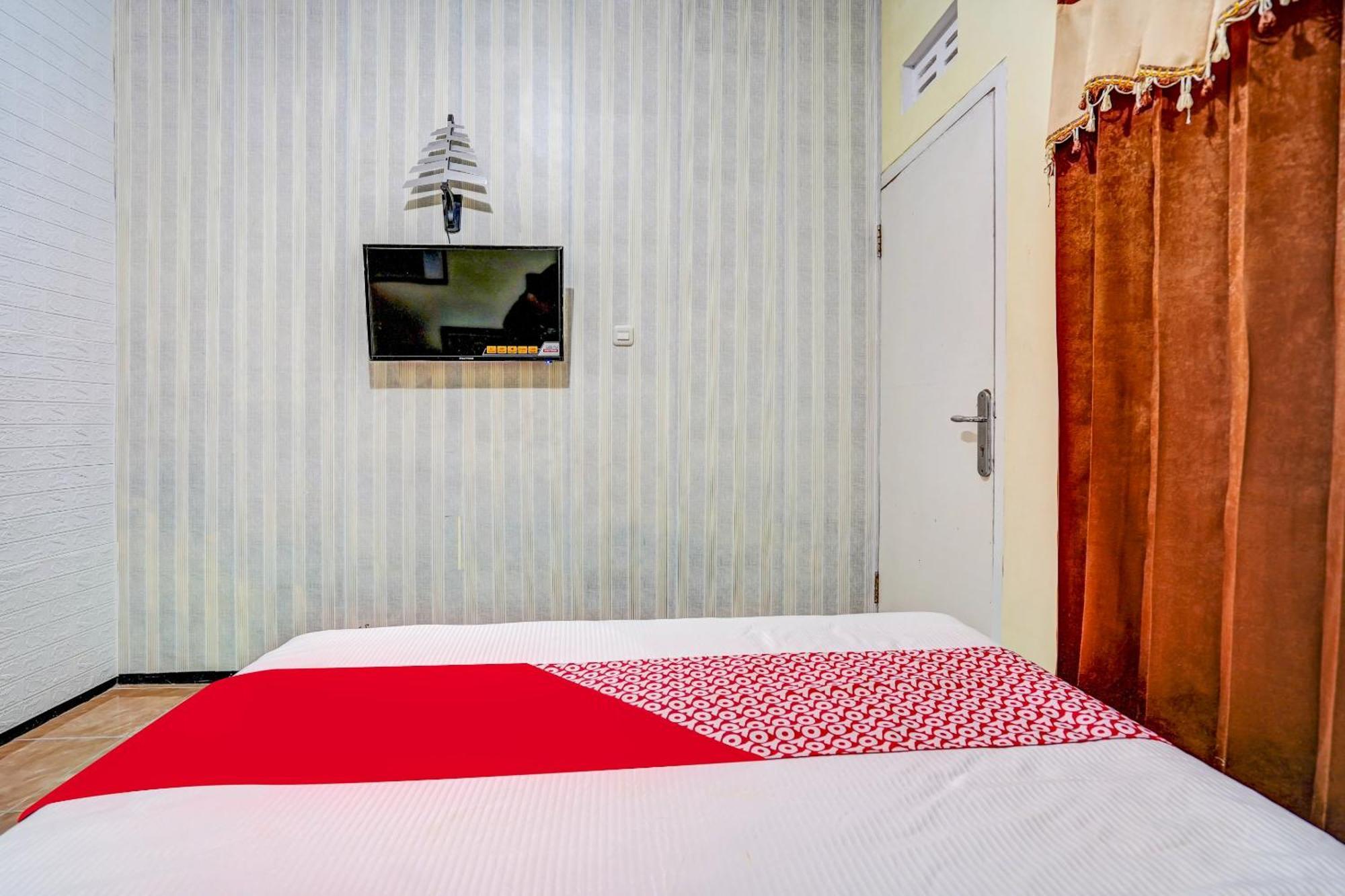 Super Oyo 90642 Lancar Homestay Syariah Tlekung Eksteriør bilde