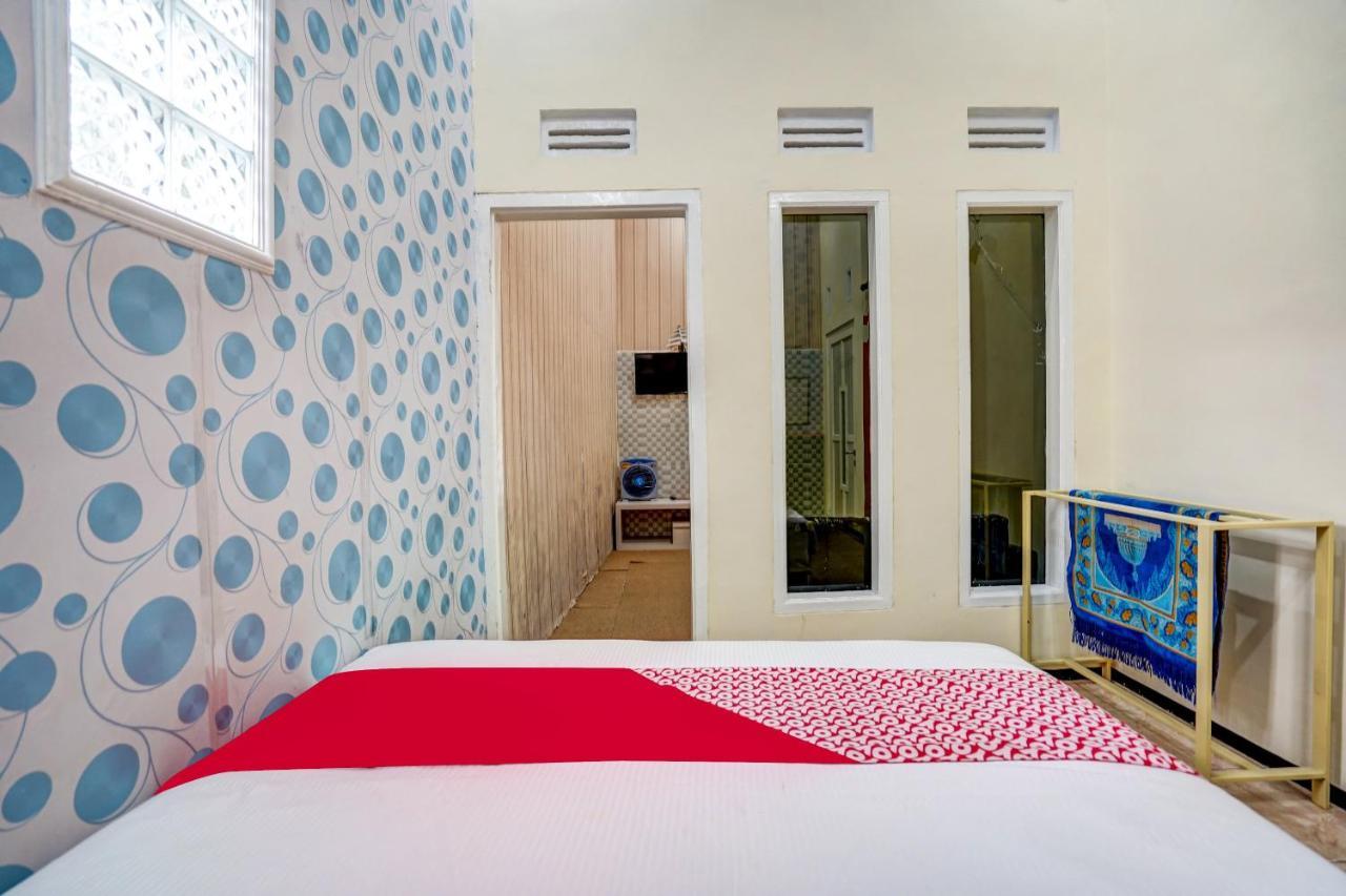 Super Oyo 90642 Lancar Homestay Syariah Tlekung Eksteriør bilde